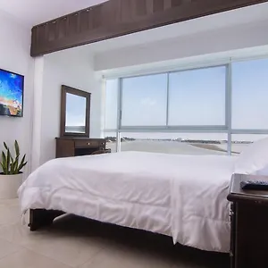 8 Vista Al Río Riverfront 2, Puerto Santa Ana, Guayaquil